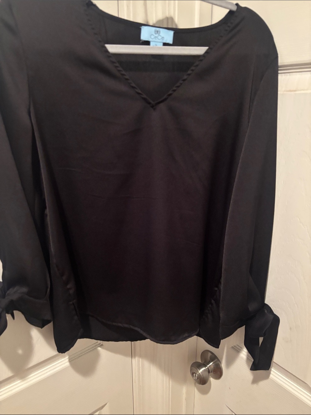 CeCe Black V-Neck Long-Sleeve Tie-Cuff Blouse